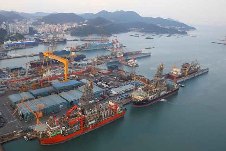 Interprete e traduttore di coreano per l'industria navale