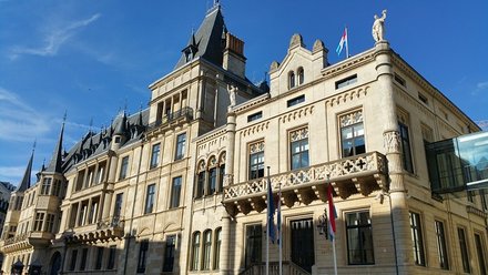 Japanisch-Englisch oder Französisch Dolmetscher in Luxemburg - Niederlande