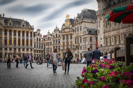 Japanisch-Englisch oder Französisch Dolmetscher in Brüssel - Belgien