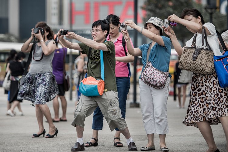 Chinese tolk en vertaler voor de toerisme-industrie
