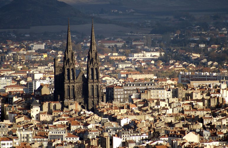 Interprete o traduttore dal italiano in francese o inglese a Clermont-Ferrand - Francia